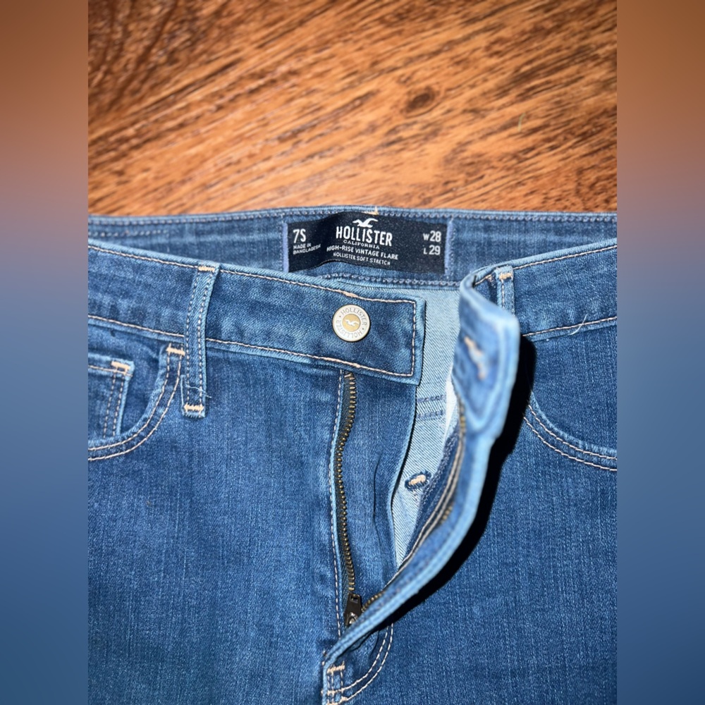 Hollister High-Rise Vintage Flare Jeans - Picture 2 of 3